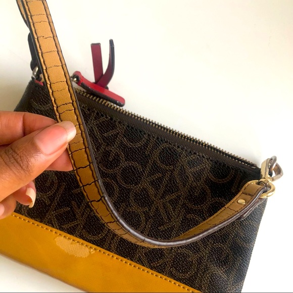 Calvin Klein mini shoulder bag. See all pictures for flaws . - Picture 5 of 7